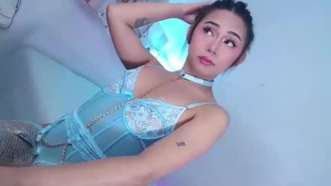 Snapshot of eilleh_loure chatting on 27, 10, 2025 Eilleh online show from 27, 10, 2025