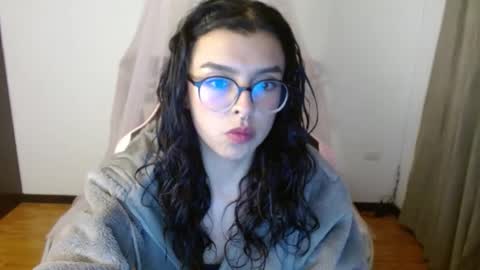 eilynro7 online show from 10, 9, 2025