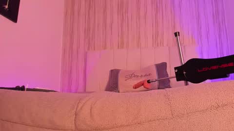 eimy online show from 28, 10, 2025