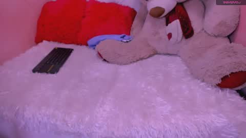 Snapshot of eimy_skinny chatting on 22, 5, 2026 eimy online show from 22, 5, 2026