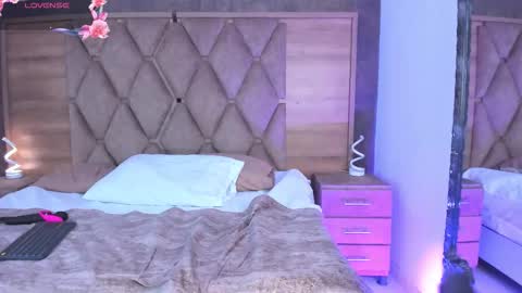 Snapshot of eimyandmaxi chatting on 5, 12, 2025 YG COUPLE online show from 5, 12, 2025