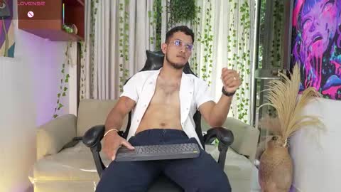 Snapshot of eimyandmaxi chatting on 10, 1, 2026 YG COUPLE online show from 10, 1, 2026