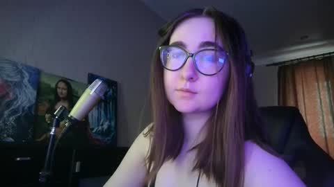 If you like it when I meow give me a thumbs up online show from 11, 3, 2025