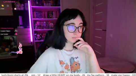 Snapshot of el_sweety chatting on 20, 7, 2026 If you like it when I meow give me a thumbs up online show from 20, 7, 2026