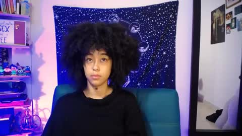 Snapshot of ela_0 chatting on 19, 7, 2026 Ela Help me reach 100 thumbs up online show from 19, 7, 2026