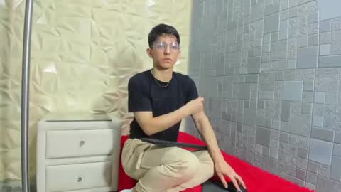 Elan Giralon online show from 4, 2, 2026