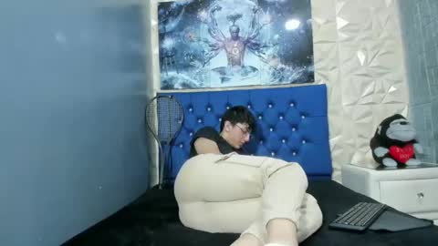 Elan Giralon online show from 11, 3, 2026