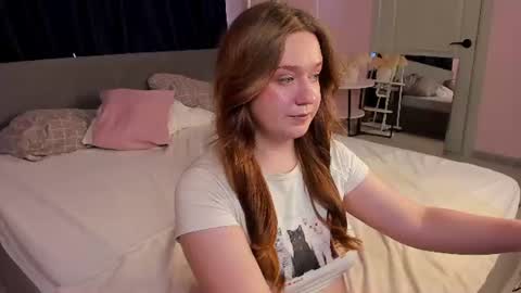 Snapshot of elara_boreall chatting on 15, 6, 2026 Elara online show from 15, 6, 2026