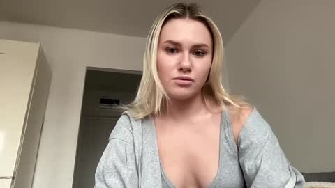 elaraluxxxe online show from 11, 3, 2025
