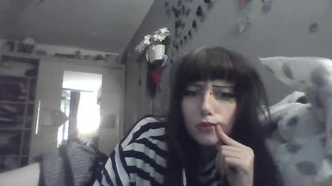 Snapshot of elaynetanton chatting on 25, 5, 2026 Lia online show from 25, 5, 2026