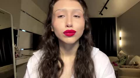Snapshot of eleanorefrens chatting on 30, 5, 2026 Alice online show from 30, 5, 2026