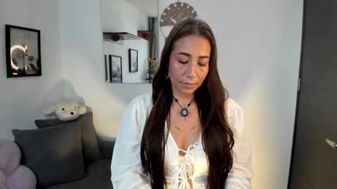 Snapshot of electra_hunt chatting on 5, 2, 2026 Electra- Please help me reach 100 likes online show from 5, 2, 2026