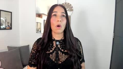 Snapshot of electra_hunt chatting on 5, 5, 2026 Electra- Please help me reach 100 likes online show from 5, 5, 2026