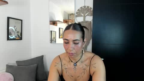 Snapshot of electra_hunt chatting on 30, 5, 2026 Electra- Please help me reach 100 likes online show from 30, 5, 2026