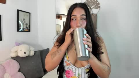 Snapshot of electra_hunt chatting on 6, 6, 2026 Electra- Please help me reach 100 likes online show from 6, 6, 2026