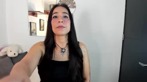 Snapshot of electra_hunt chatting on 16, 6, 2026 Electra- Please help me reach 100 likes online show from 16, 6, 2026