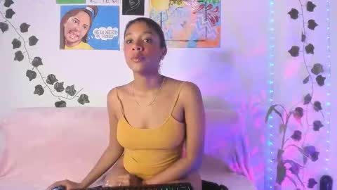 Snapshot of electraajoness chatting on 5, 5, 2026 electra jones online show from 5, 5, 2026