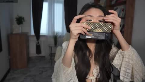 Snapshot of elegant_vibes chatting on 22, 12, 2025 Jess online show from 22, 12, 2025