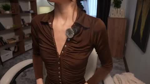 Snapshot of elegant_vibes chatting on 18, 6, 2026 Jess online show from 18, 6, 2026