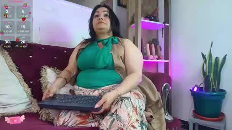 elenna_boobs_ online show from 4, 2, 2026