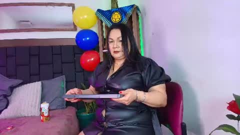Snapshot of elenna_boobs_ chatting on 3, 7, 2026 elenna_boobs_ online show from 3, 7, 2026