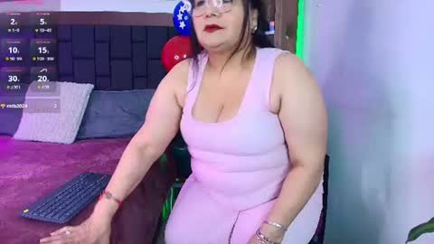 Snapshot of elenna_boobs_ chatting on 15, 7, 2026 elenna_boobs_ online show from 15, 7, 2026