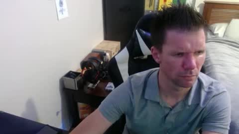 Snapshot of elevatetlb chatting on 20, 9, 2025 Walker online show from 20, 9, 2025