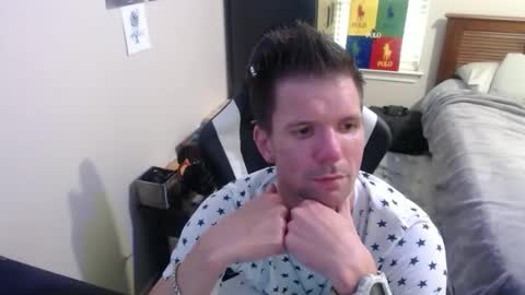 Snapshot of elevatetlb chatting on 20, 9, 2025 Walker online show from 20, 9, 2025