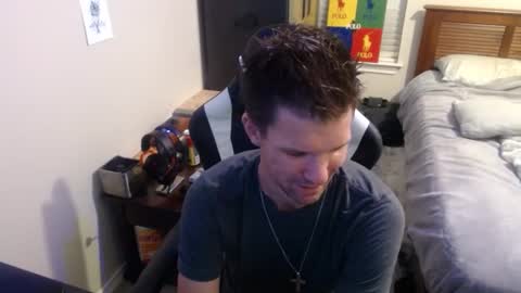 Snapshot of elevatetlb chatting on 23, 9, 2025 Walker online show from 23, 9, 2025