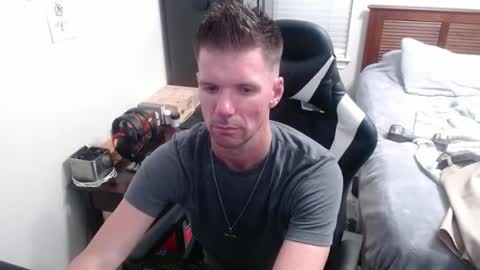 Snapshot of elevatetlb chatting on 27, 9, 2025 Walker online show from 27, 9, 2025