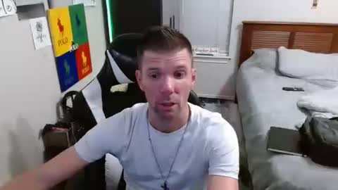 Snapshot of elevatetlb chatting on 31, 10, 2025 Walker online show from 31, 10, 2025