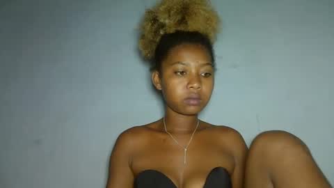 Snapshot of elia011 chatting on 11, 1, 2025 elia011 online show from 11, 1, 2025