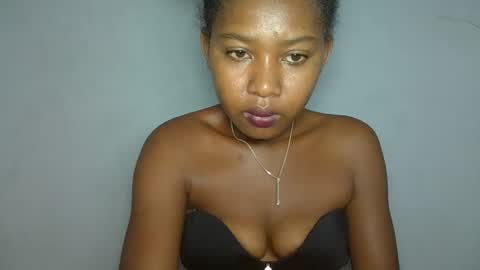 Snapshot of elia011 chatting on 11, 1, 2025 elia011 online show from 11, 1, 2025