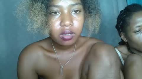 Snapshot of elia011 chatting on 17, 1, 2025 elia011 online show from 17, 1, 2025