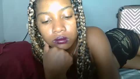 Snapshot of elia011 chatting on 17, 1, 2025 elia011 online show from 17, 1, 2025