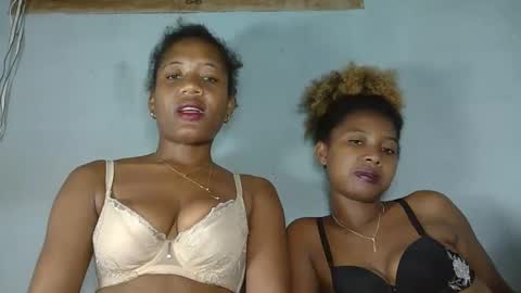 Snapshot of elia011 chatting on 2, 2, 2025 elia011 online show from 2, 2, 2025