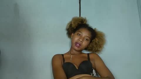 Snapshot of elia011 chatting on 9, 2, 2025 elia011 online show from 9, 2, 2025