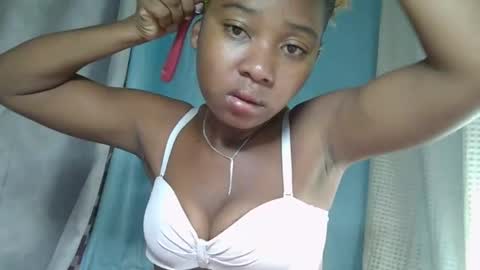 Snapshot of elia011 chatting on 23, 2, 2025 elia011 online show from 23, 2, 2025