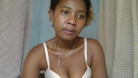 Snapshot of elia011 chatting on 23, 2, 2025 elia011 online show from 23, 2, 2025