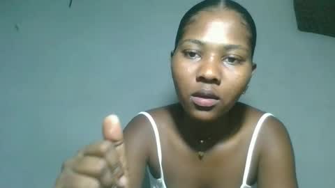 Snapshot of elia011 chatting on 30, 10, 2025 elia011 online show from 30, 10, 2025