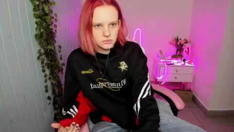 elieiza_xo online show from 28, 10, 2025