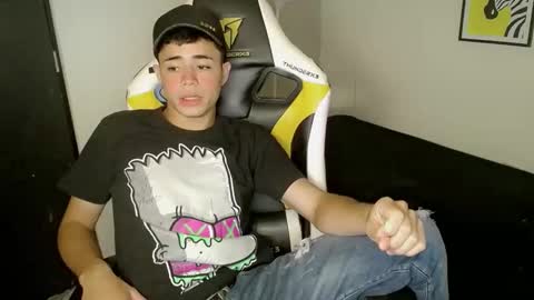 Snapshot of elii_797 chatting on 15, 10, 2025 bby-santy online show from 15, 10, 2025