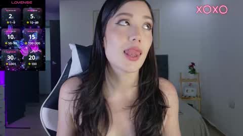 eliiih_ online show from 28, 11, 2025