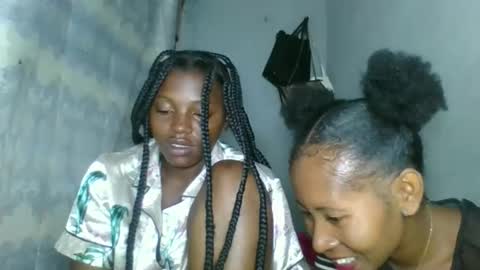 Snapshot of elina981 chatting on 3, 2, 2026 elina981 online show from 3, 2, 2026