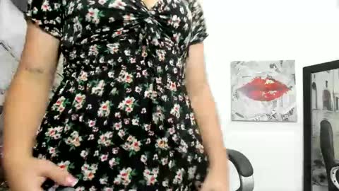 Elina  online show from 12, 11, 2025