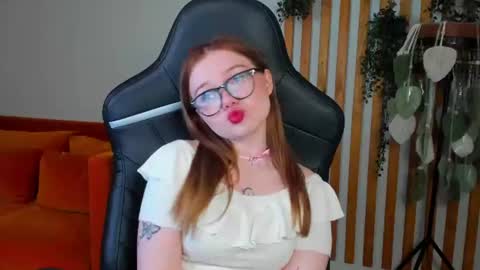 Snapshot of elinavale chatting on 16, 6, 2026 elinavale online show from 16, 6, 2026