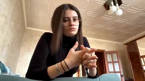 Snapshot of elindente chatting on 22, 11, 2025 Lola online show from 22, 11, 2025