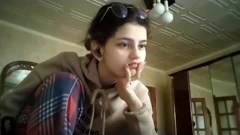 Snapshot of elindente chatting on 28, 11, 2025 Lola online show from 28, 11, 2025