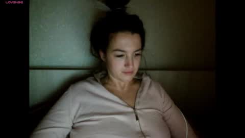 elisa_dove208 online show from 5, 11, 2025