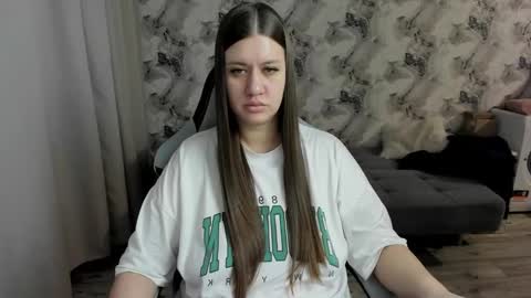 Snapshot of elisa_kollin chatting on 28, 2, 2026 Aletta Oushen online show from 28, 2, 2026